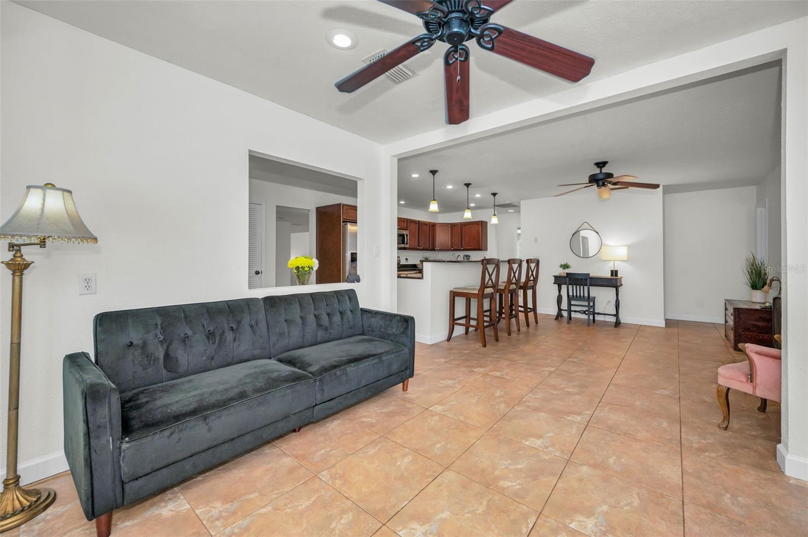 Lots of Possibilites for Florida Room