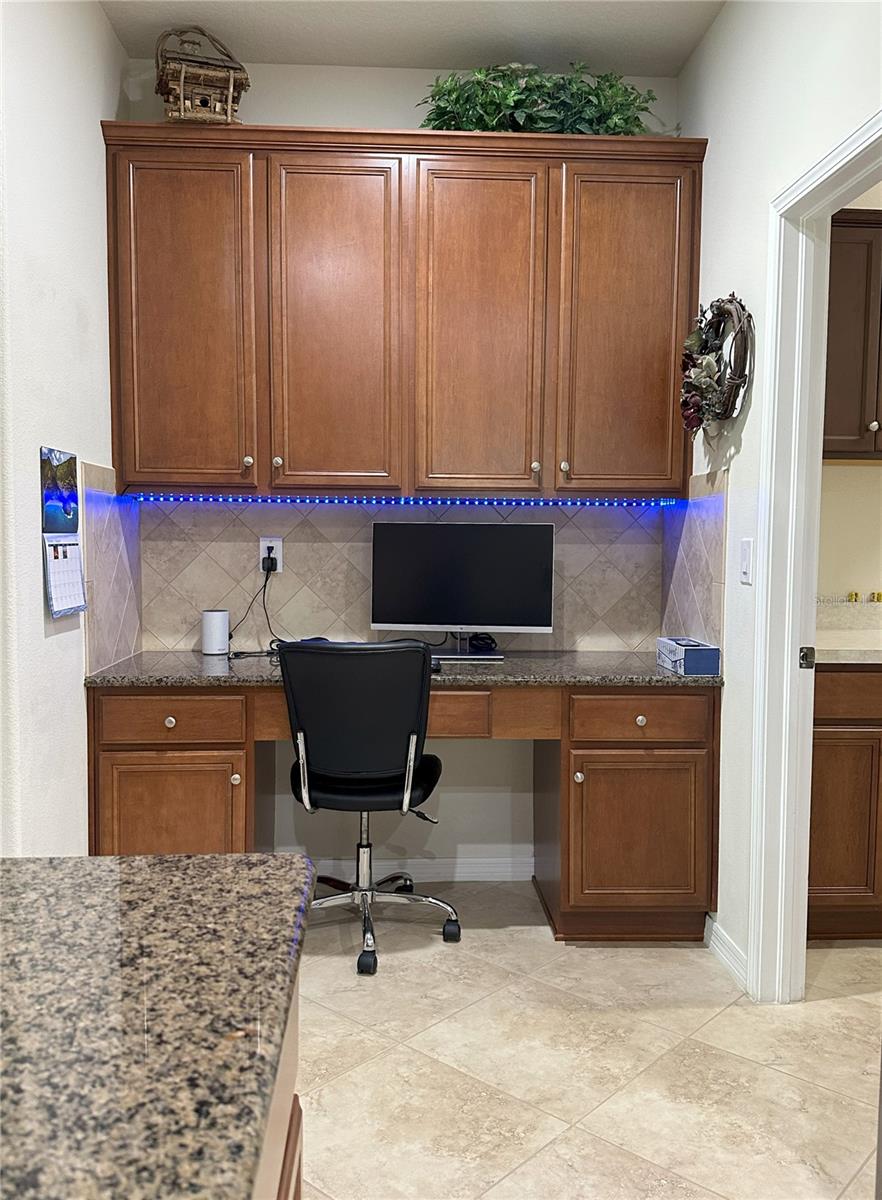 Built-in desk in kitchen area