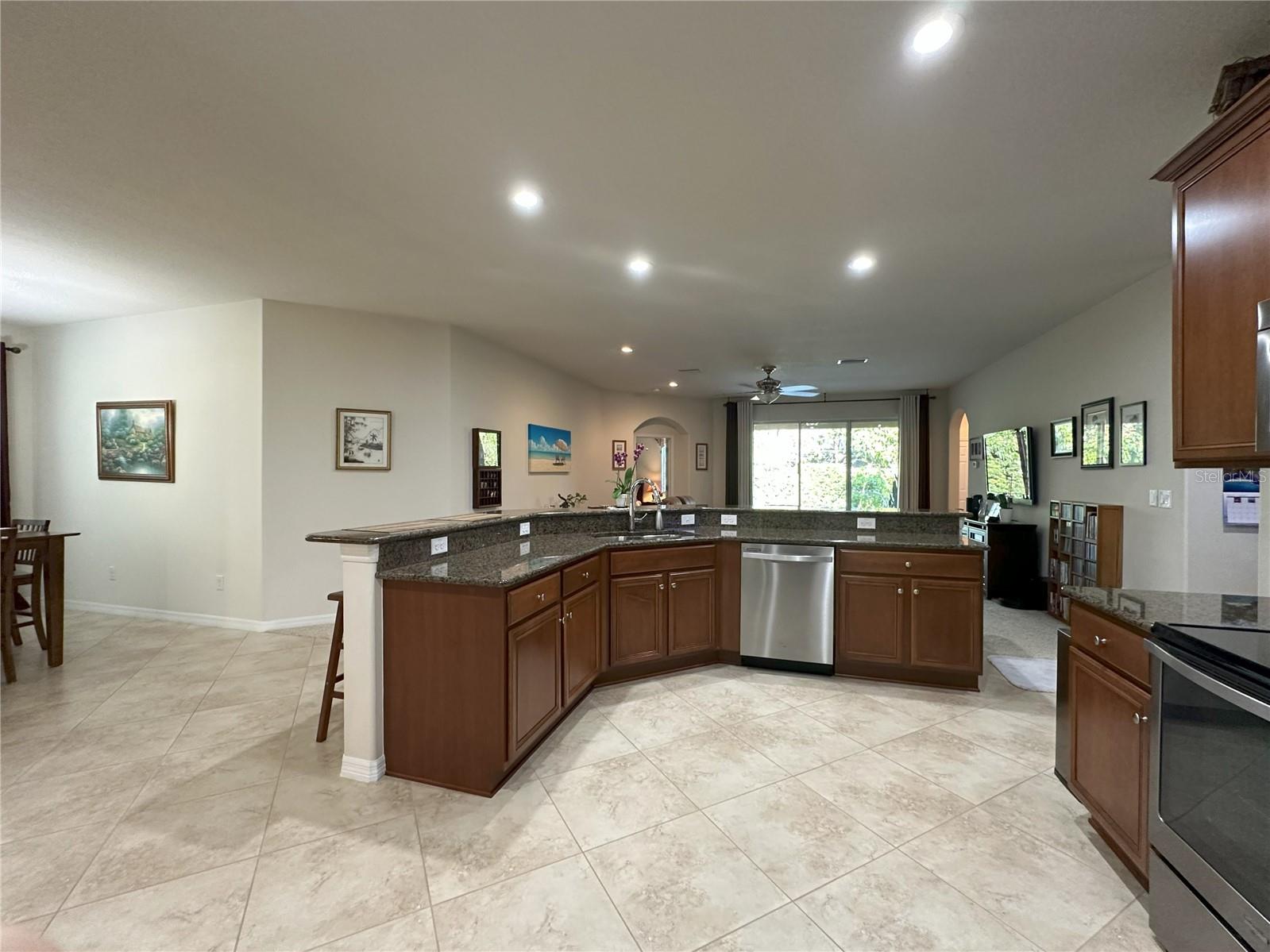 Central kitchen island