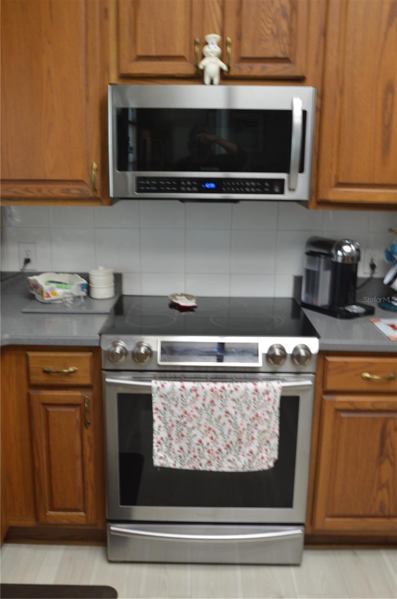 Stainless Steel Range & Microwave Hood