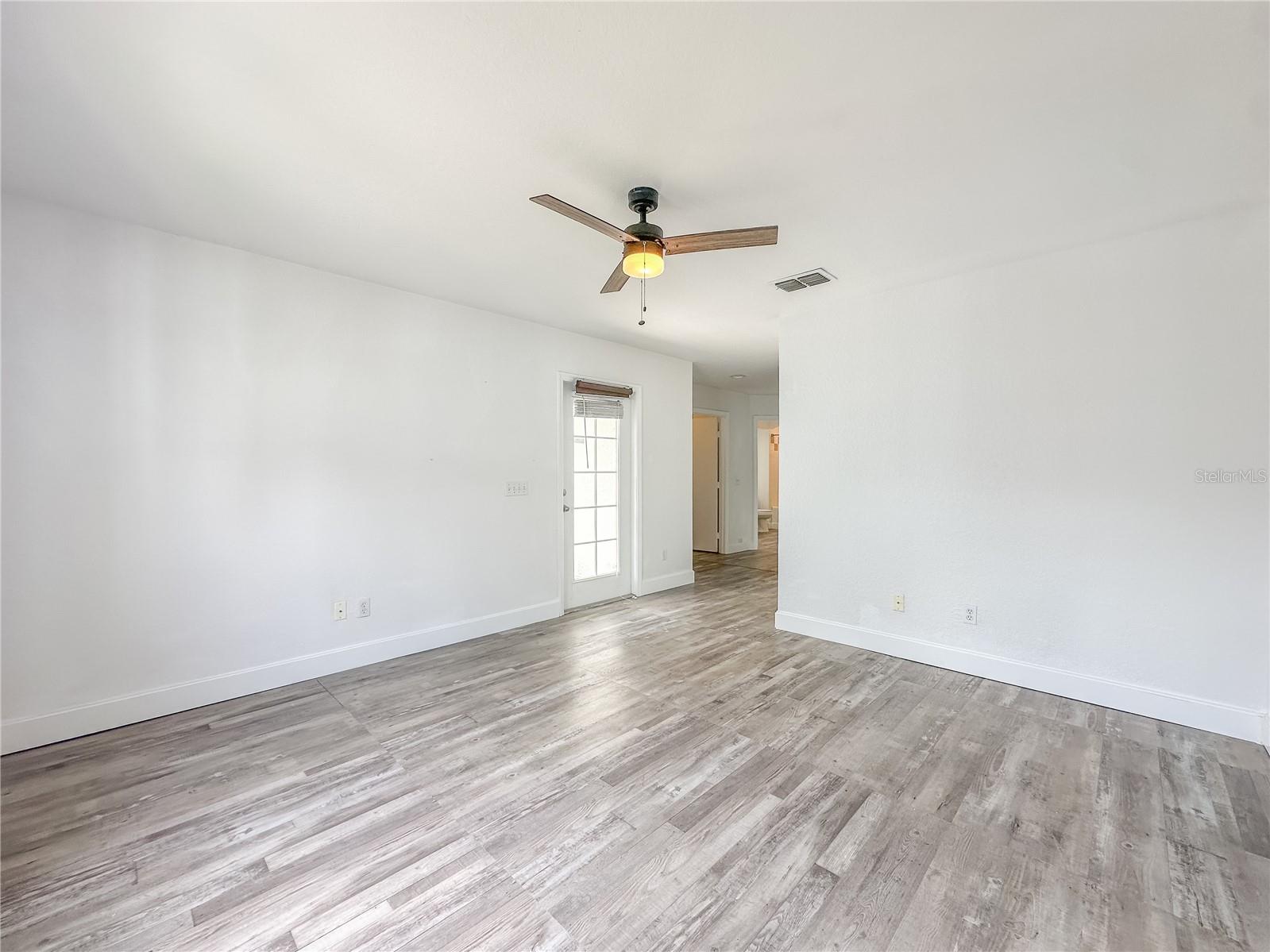 Primary Bedroom with En Suite & Walk-In Closet