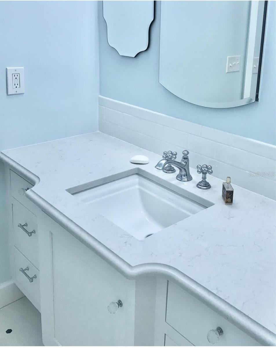 Kohler sink and fixtures