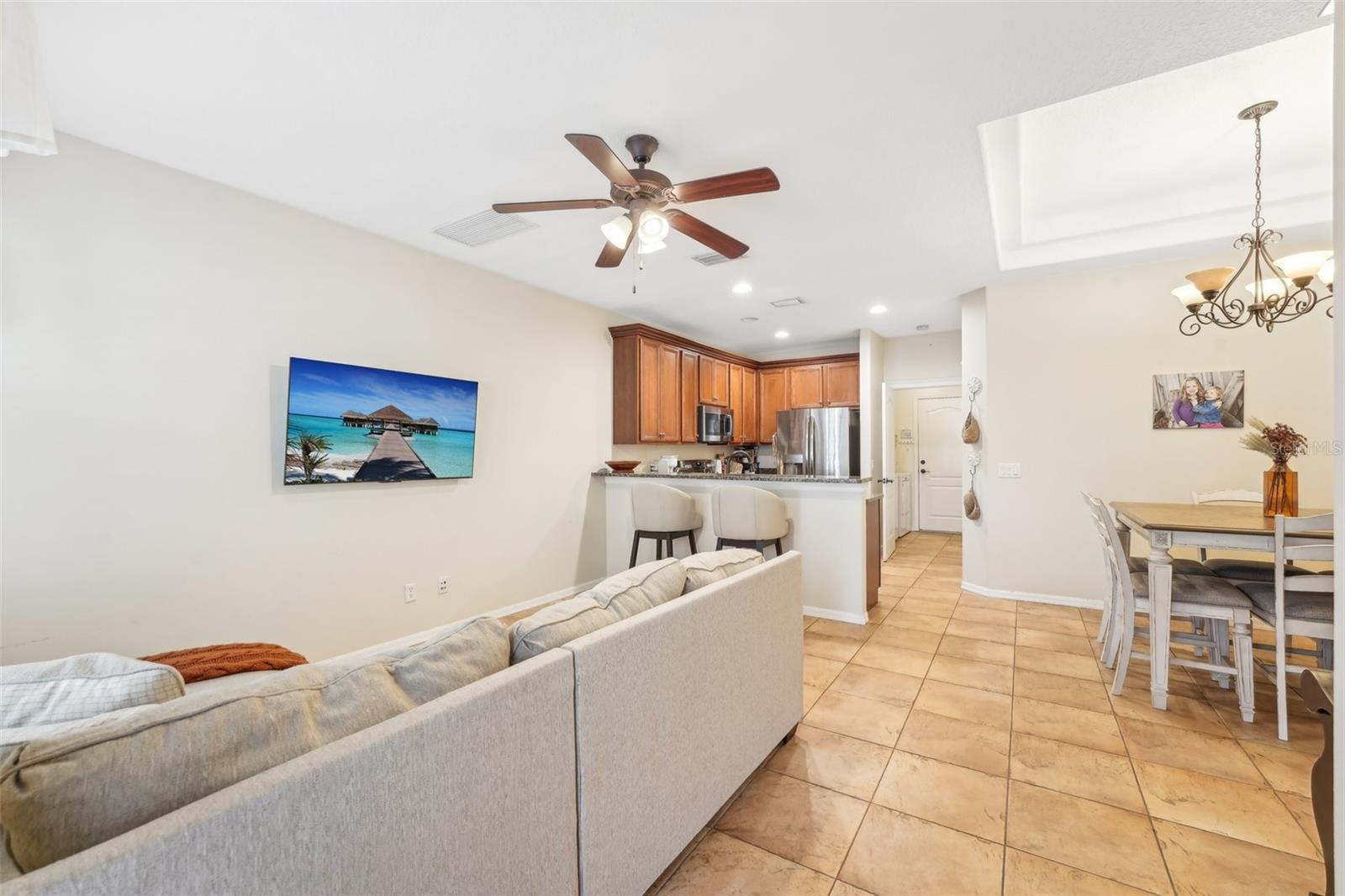 KITCHEN/GREAT ROOM