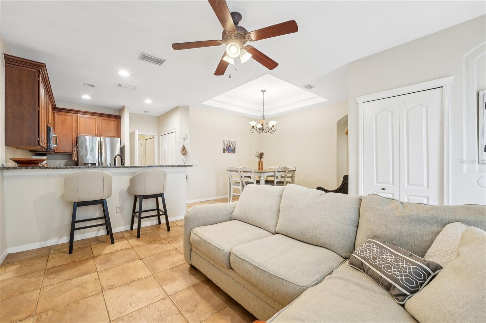 KITCHEN/GREAT ROOM