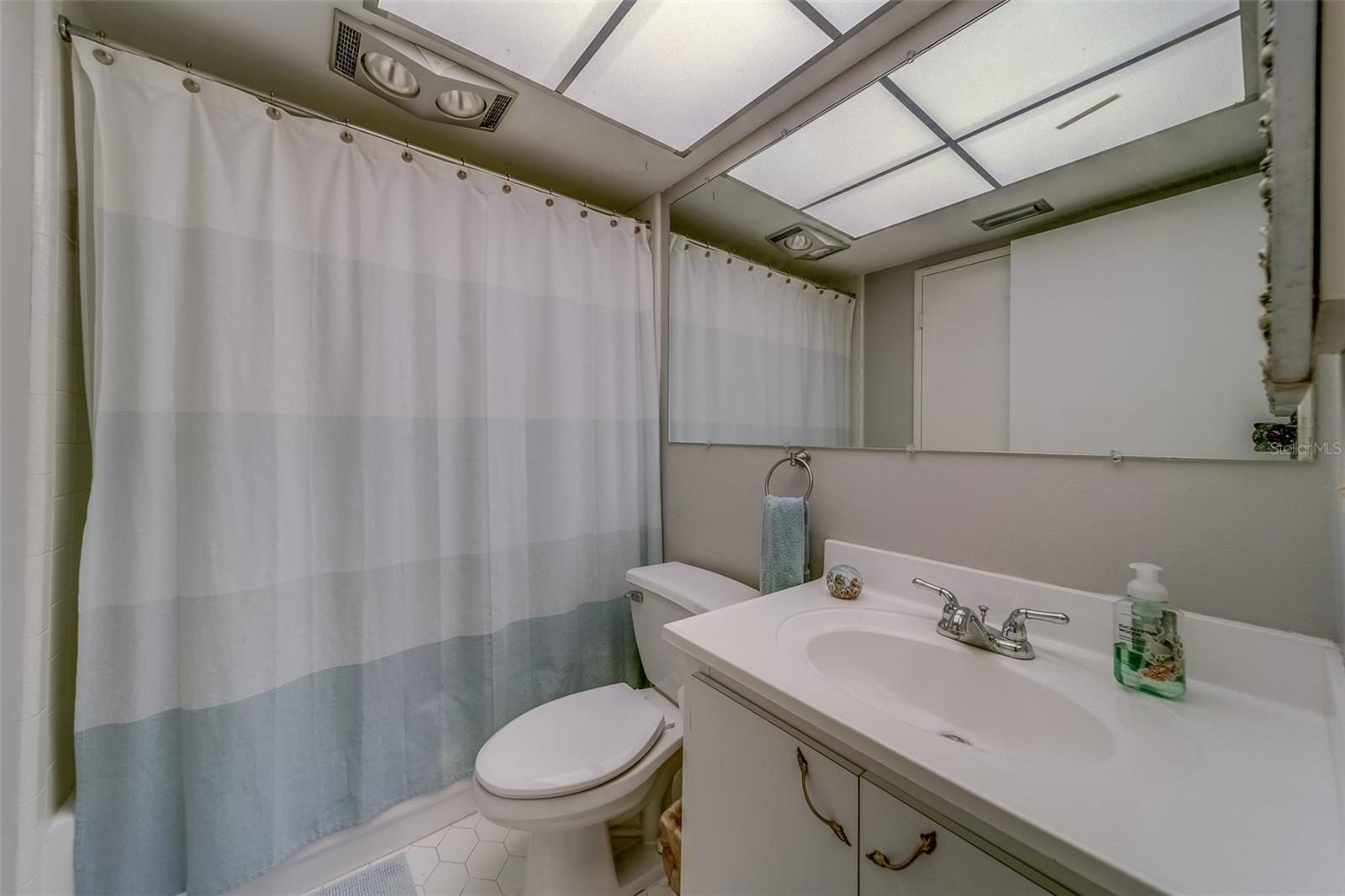 2nd Bathroom