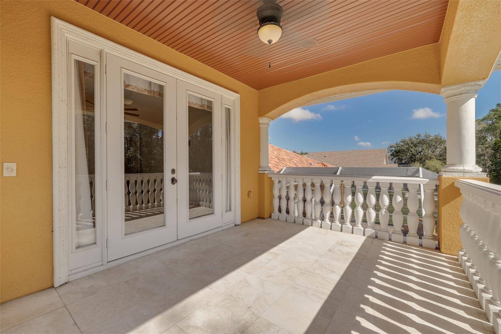 suite walk-out balcony