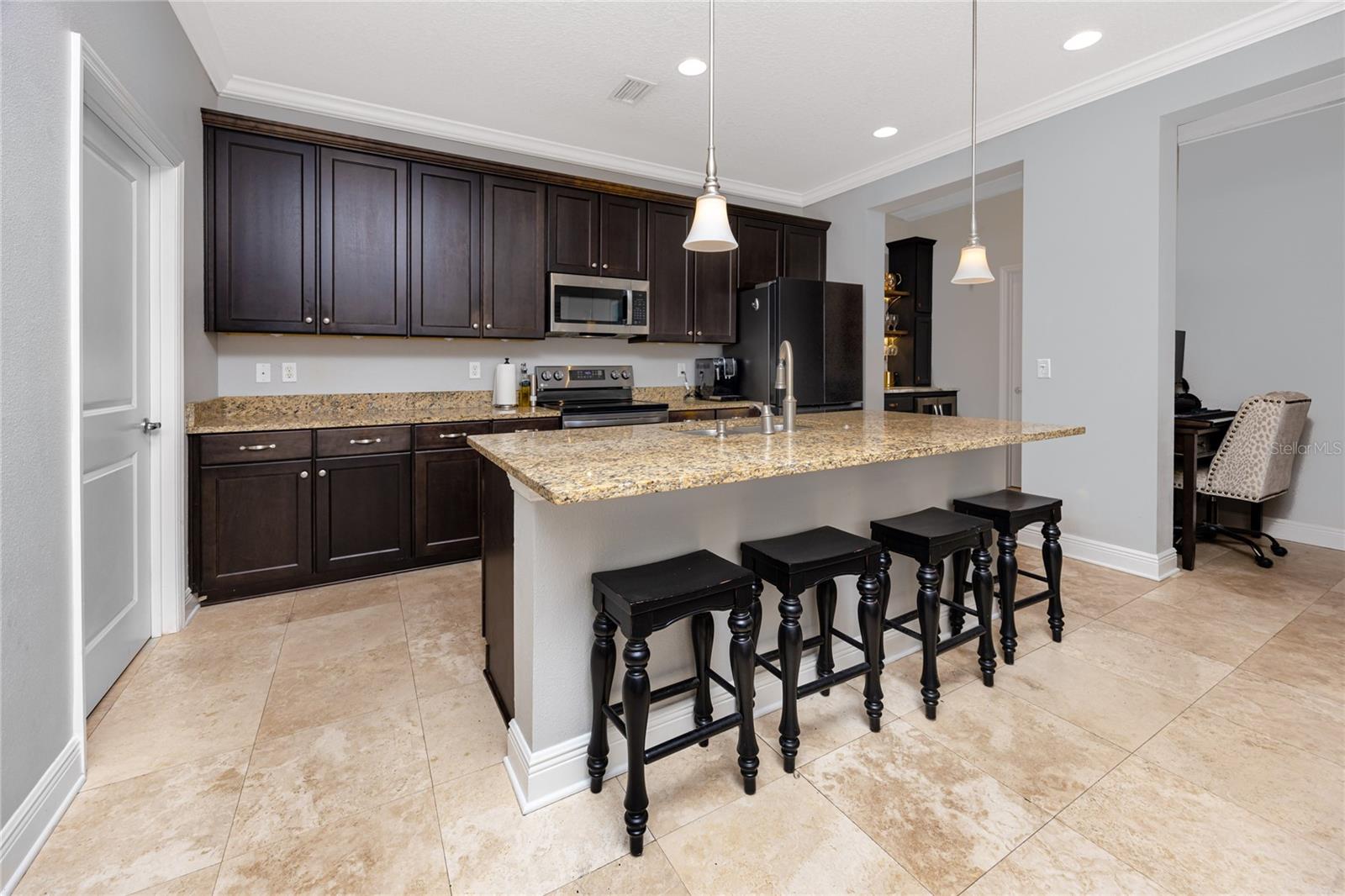 Kitchen with Island and Breakfast Bar