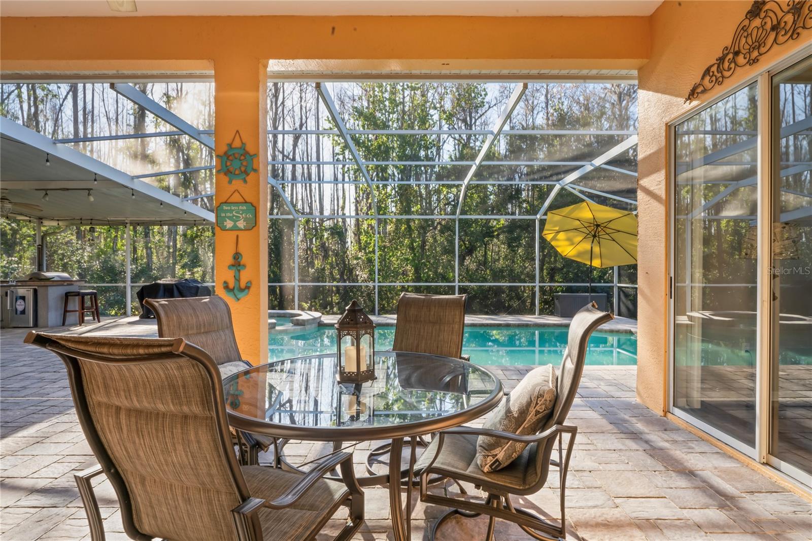 covered patio exterior dining area