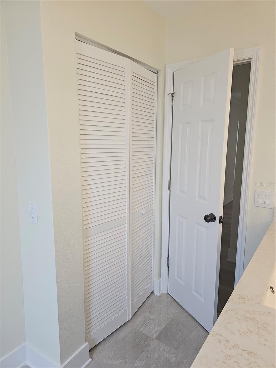 guest bath w/ closet