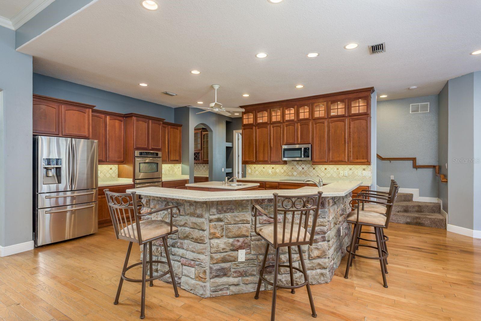 Huge kitchen, ready for the Chef in the family.