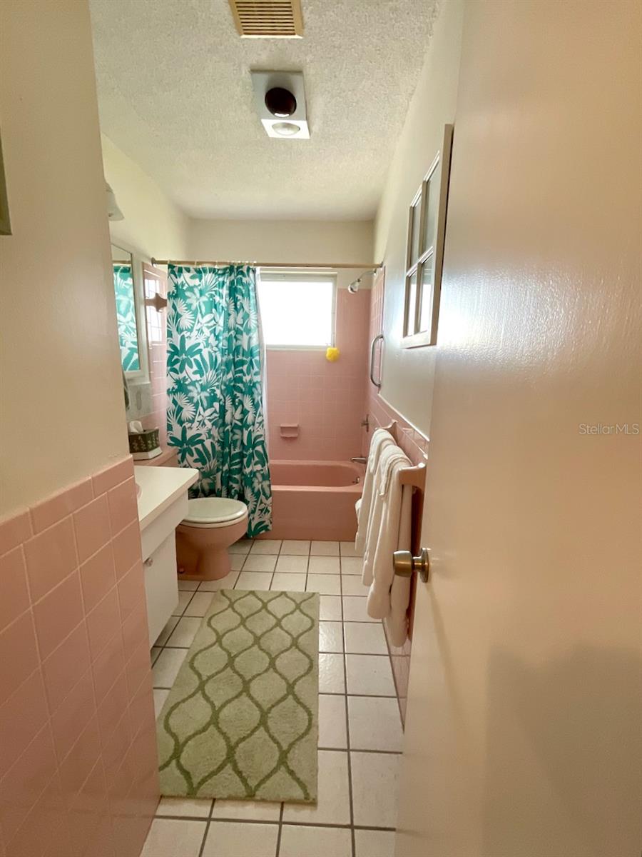 18-Guest Bathroom