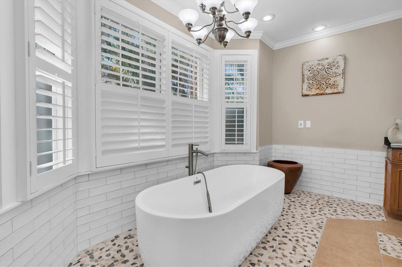 Luxurious Soaking Tub