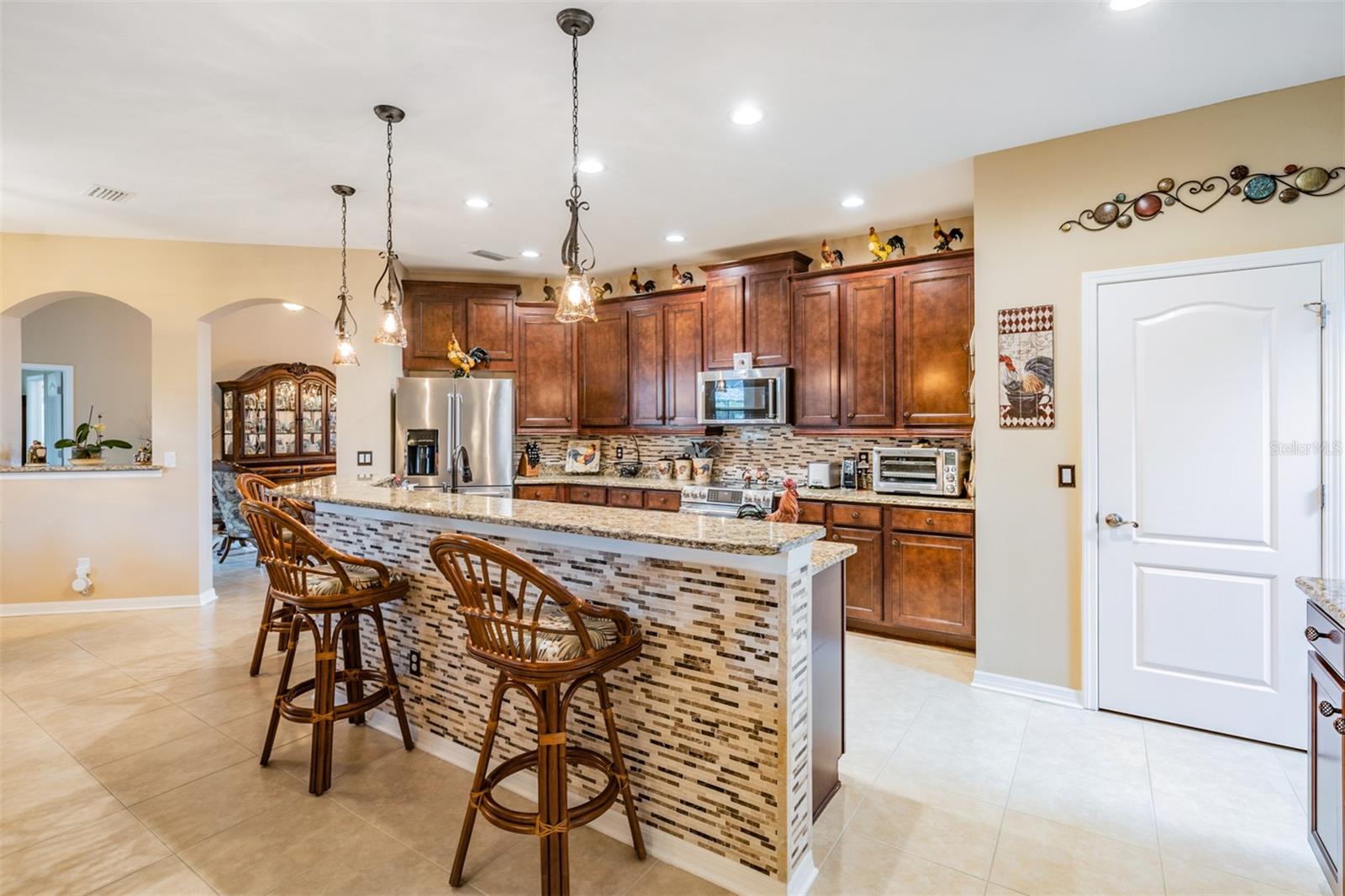 Kitchen is OPEN to family room