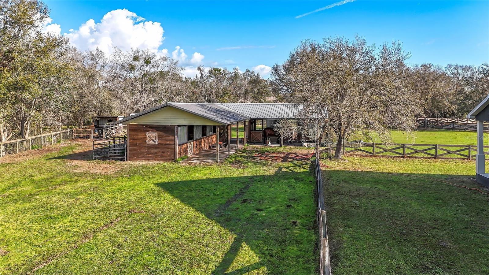 5 stall barn built by Woodys Barns