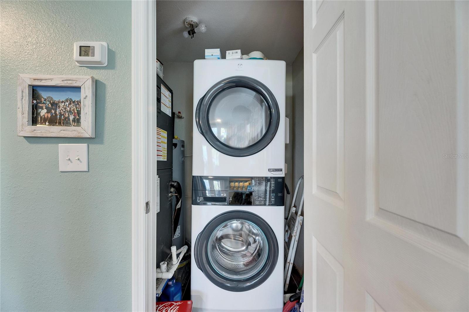 WASHER/DRYER CLOSET