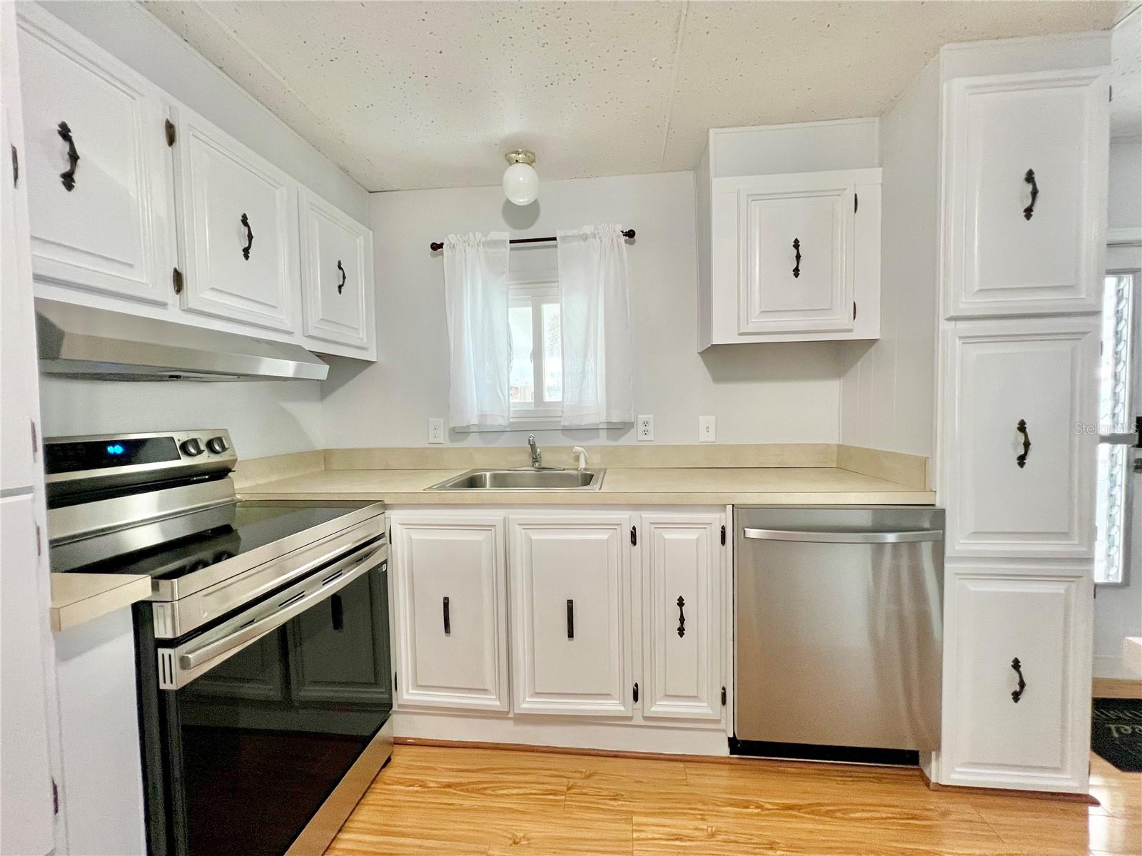 Kitchen with NEW appliances