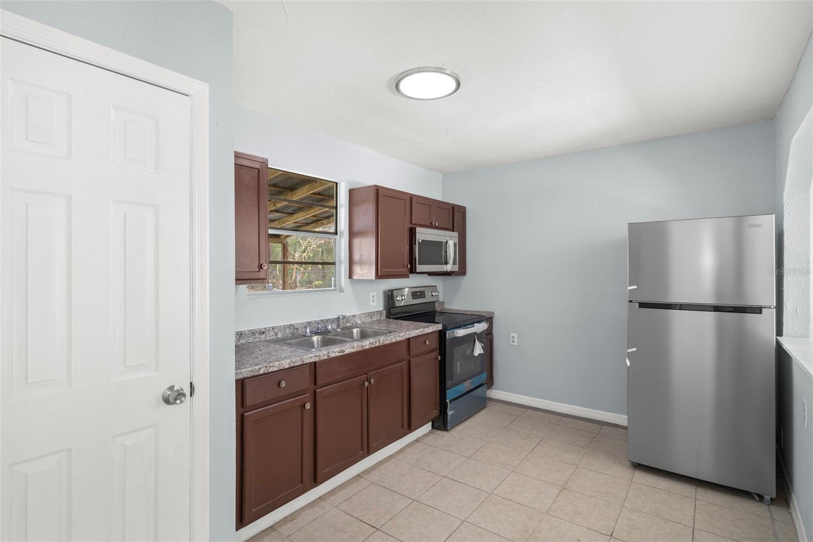 Beautiful Kitchen in the studio guest home