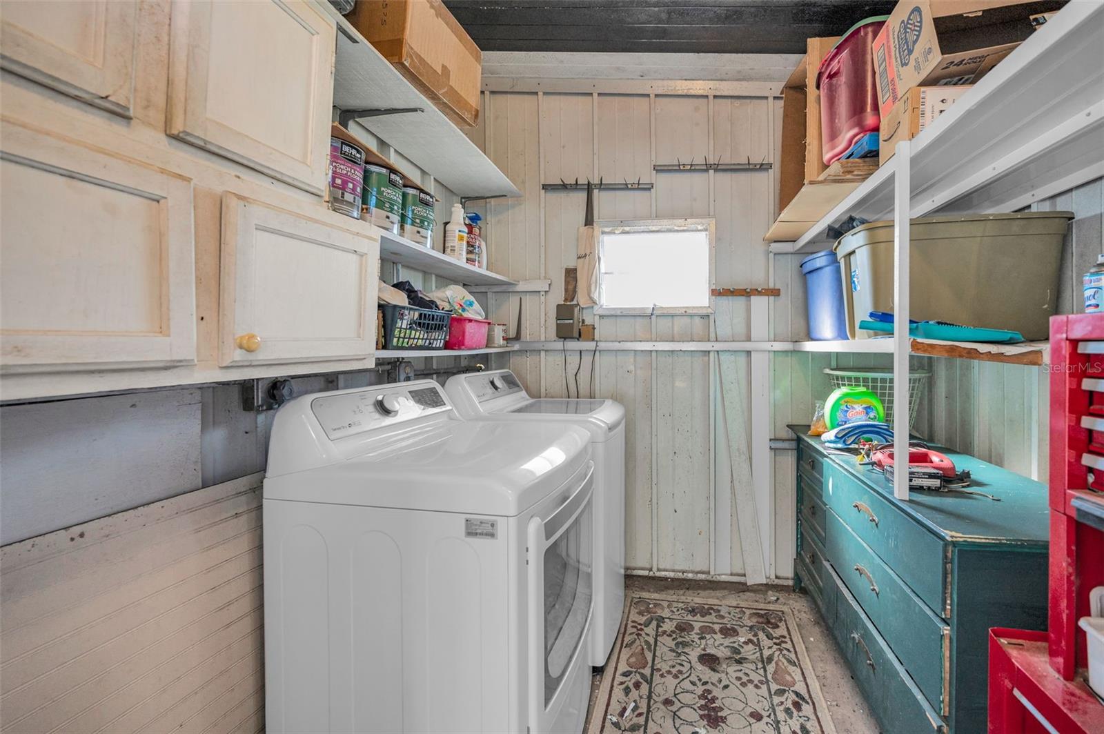 Shed inside with washer & dryer