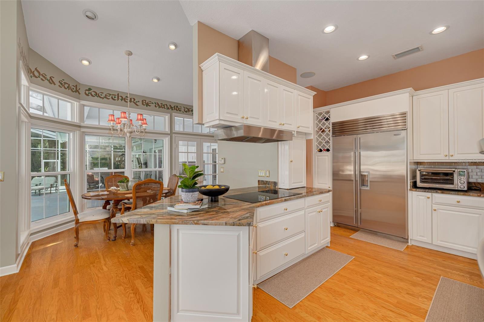 Kitchen Island and Breakfast Nook