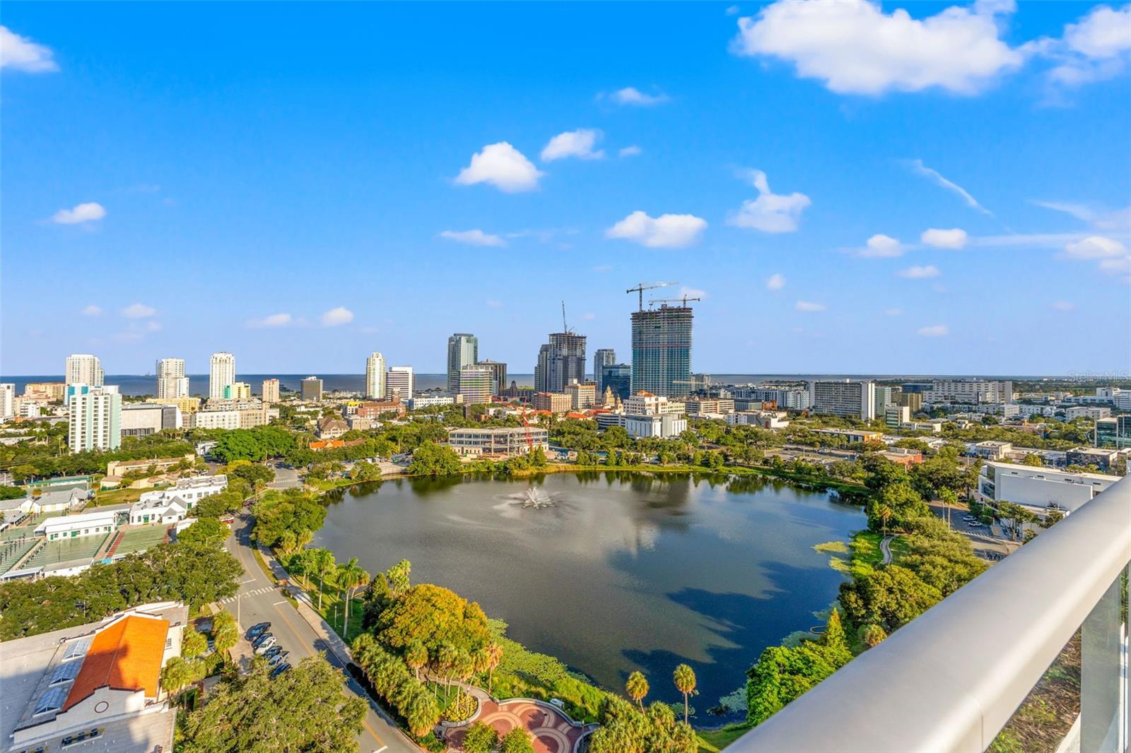 Rooftop Mirror Lake, skyline and Tampa Bay views