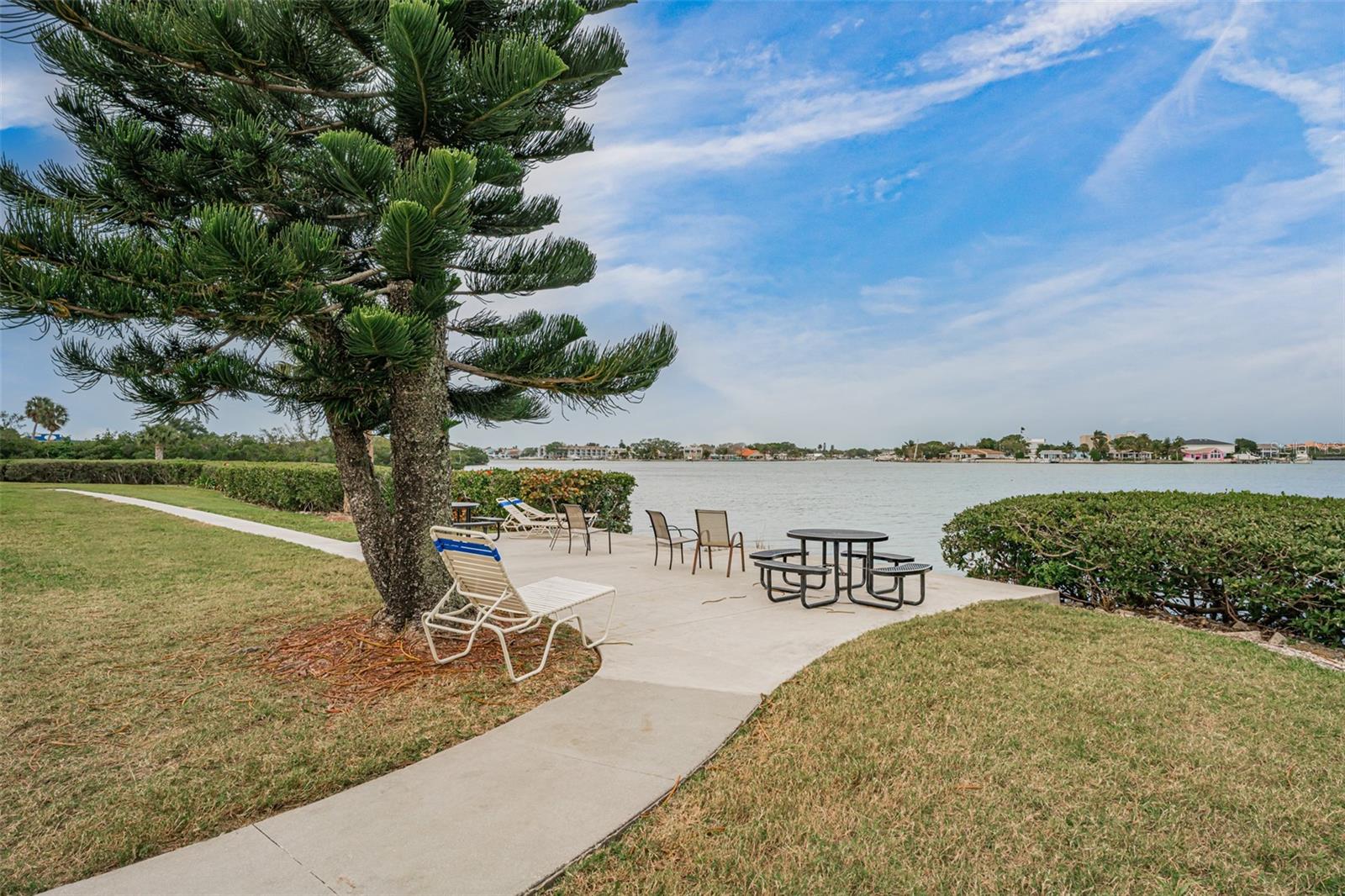 Seating along the Intracoastal Waterway