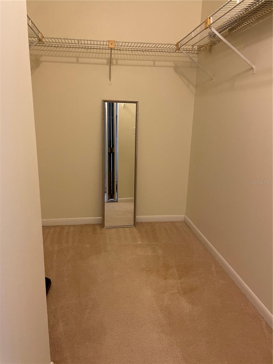 Walk-in Closet