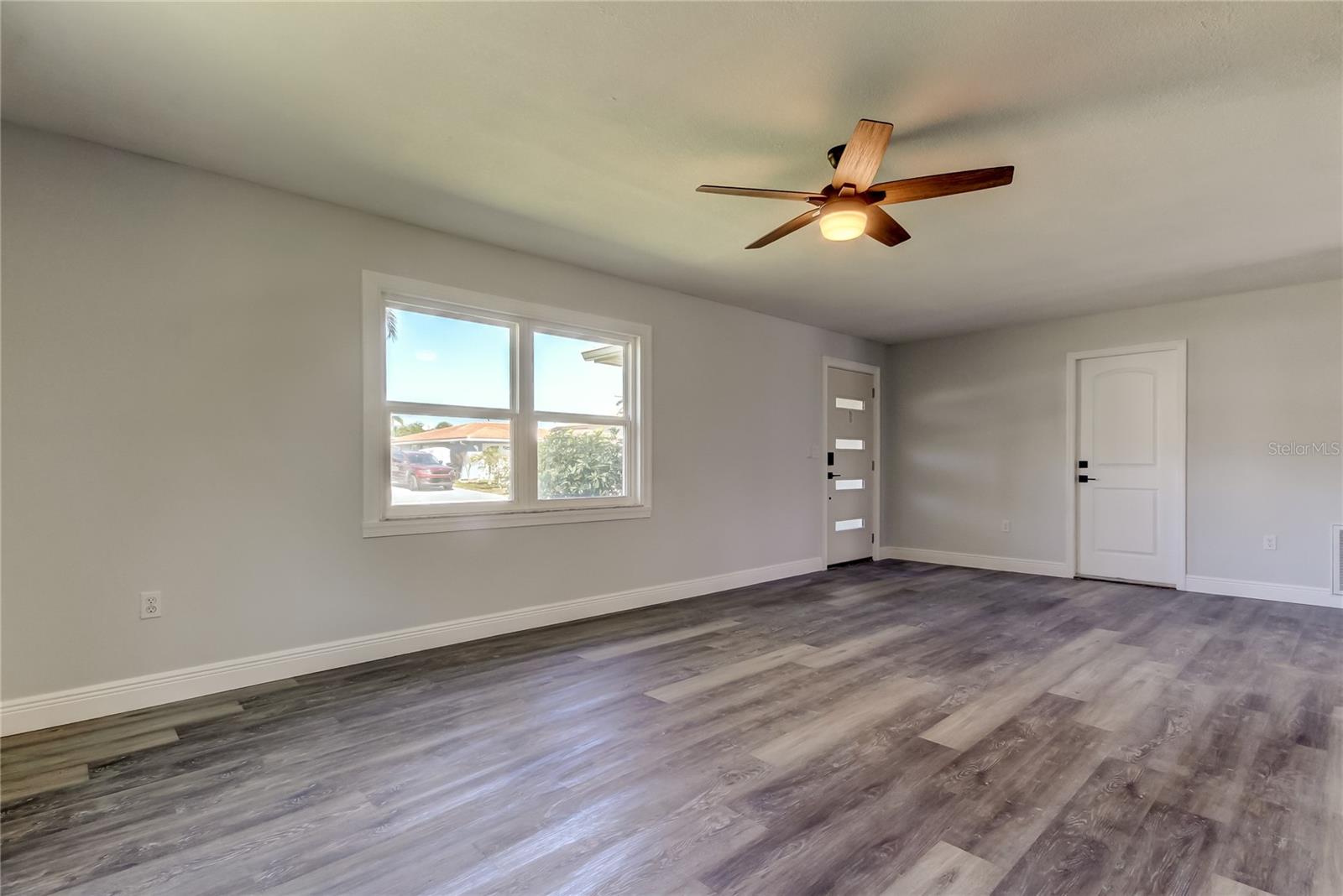 Living Room (14' x 23.7') - You Can See the Garage Door in this Pic.