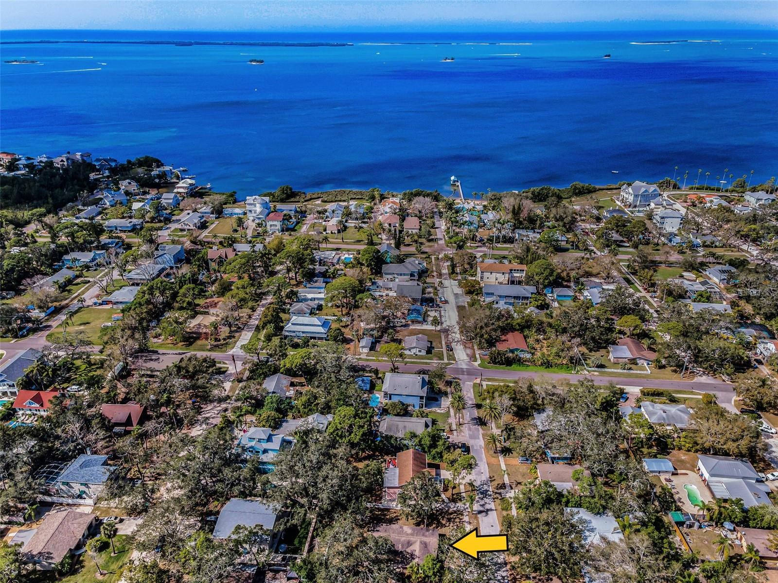 2 Blocks to the Intercoastal waterfront