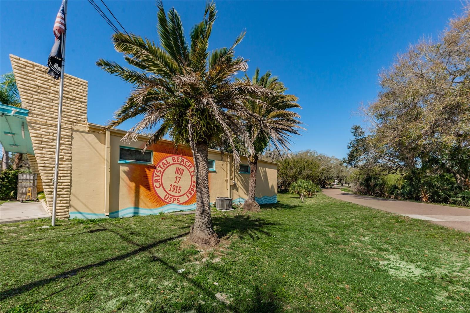 Pinellas Trail entrance next to post office