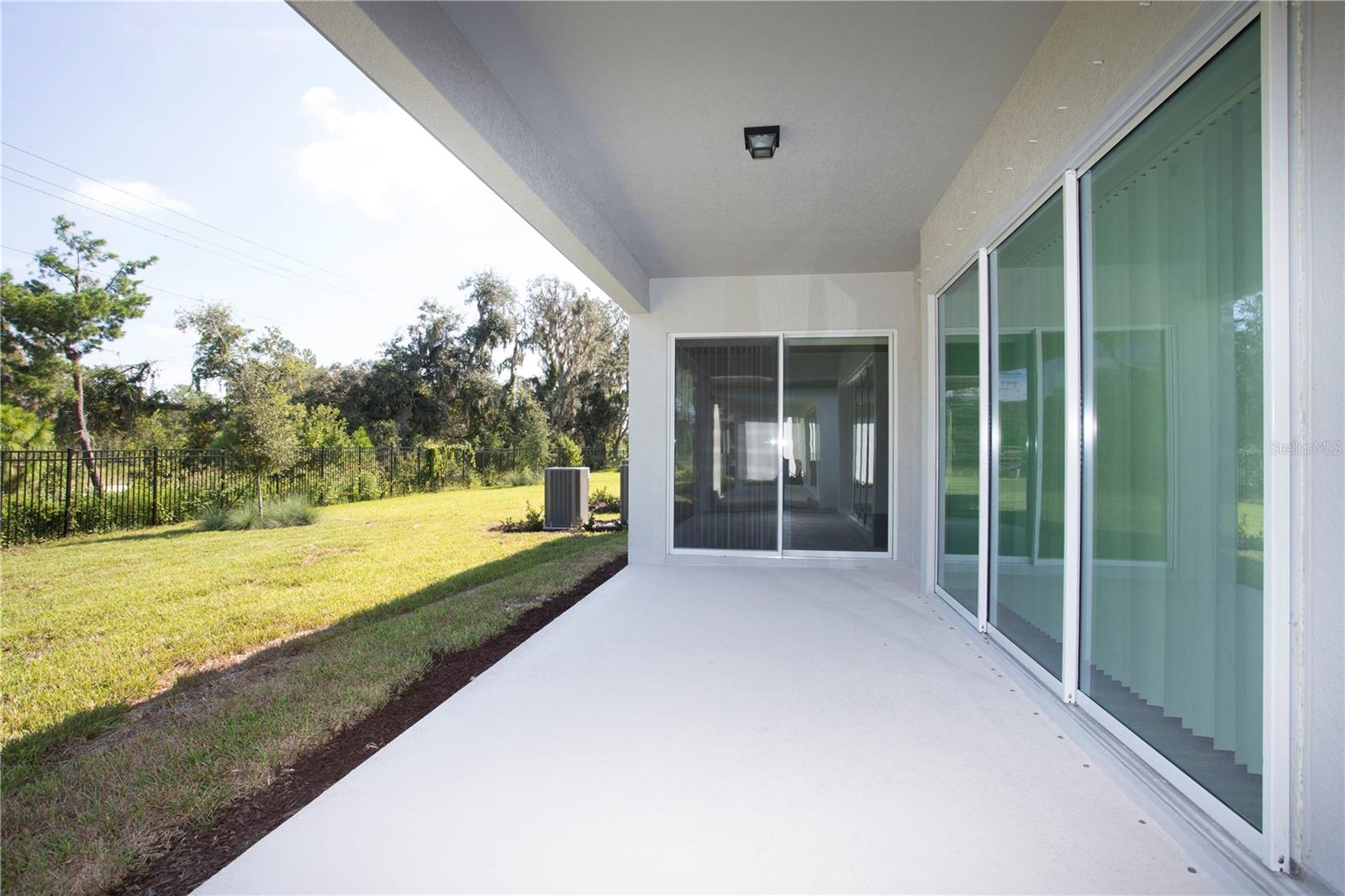 LARGE COVERED LANAI FOR ENTERTAINING