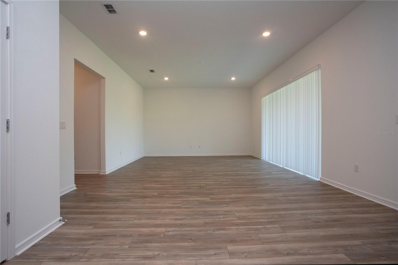 OPEN FLOOR PLAN WITH PLENTY OF ROOM TO ENTERTAIN