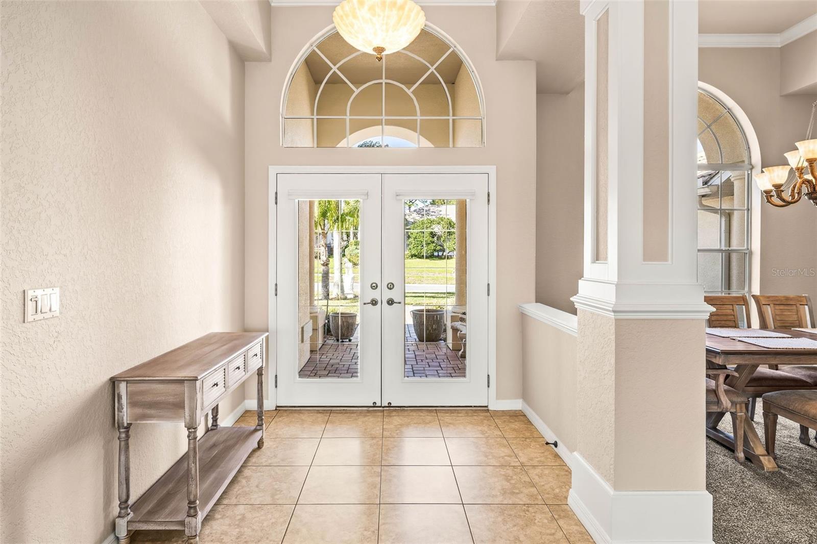 Foyer with high ceilings