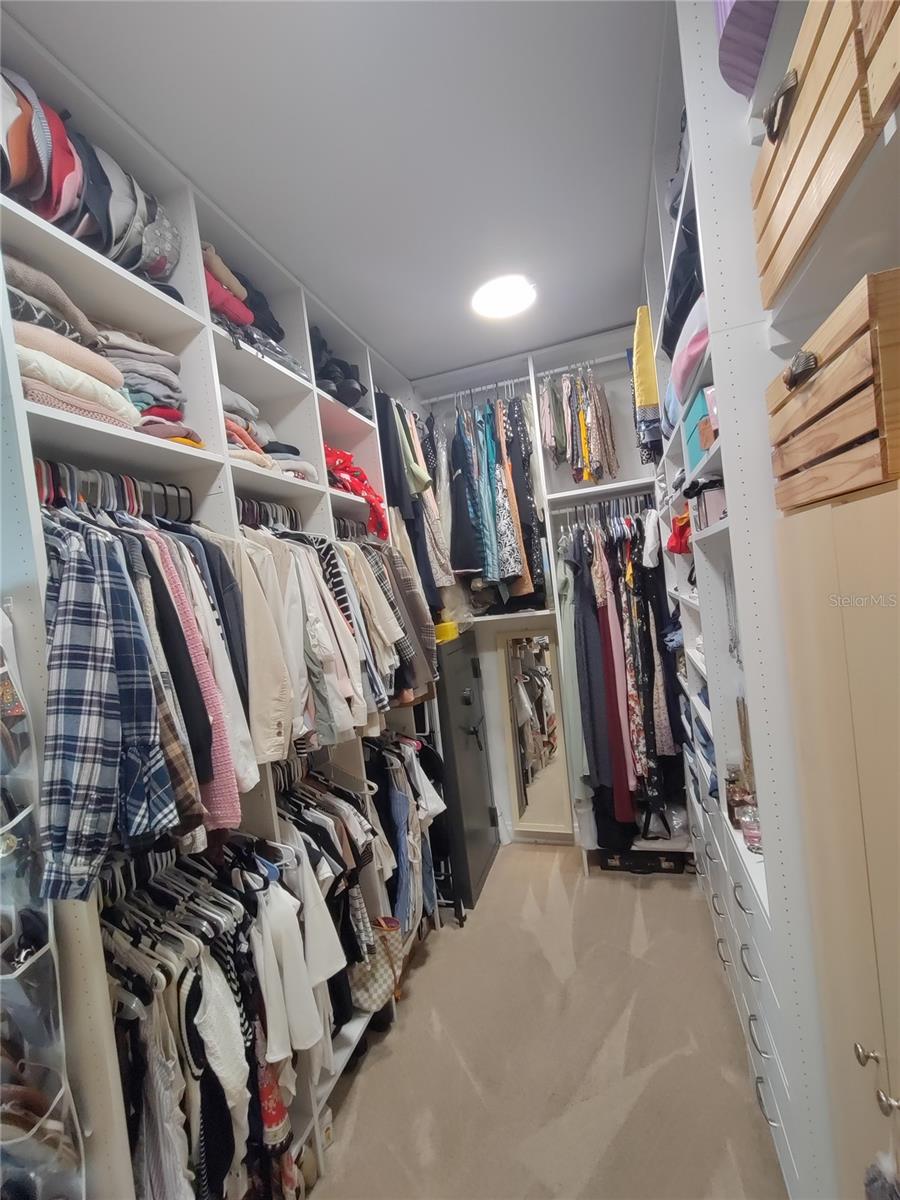 PrimaryCloset