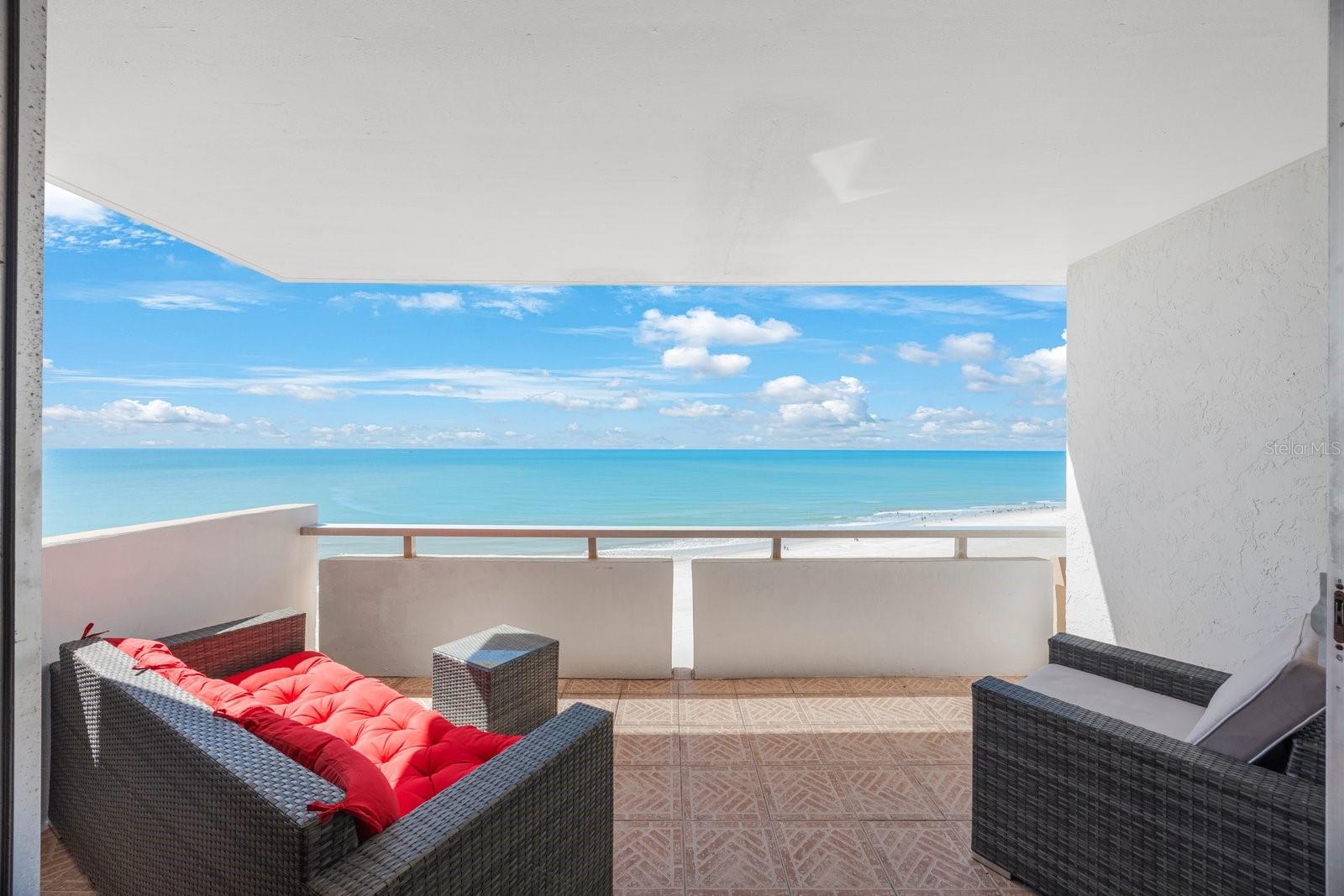 Gorgeous Direct Gulf Front Views from your Balcony