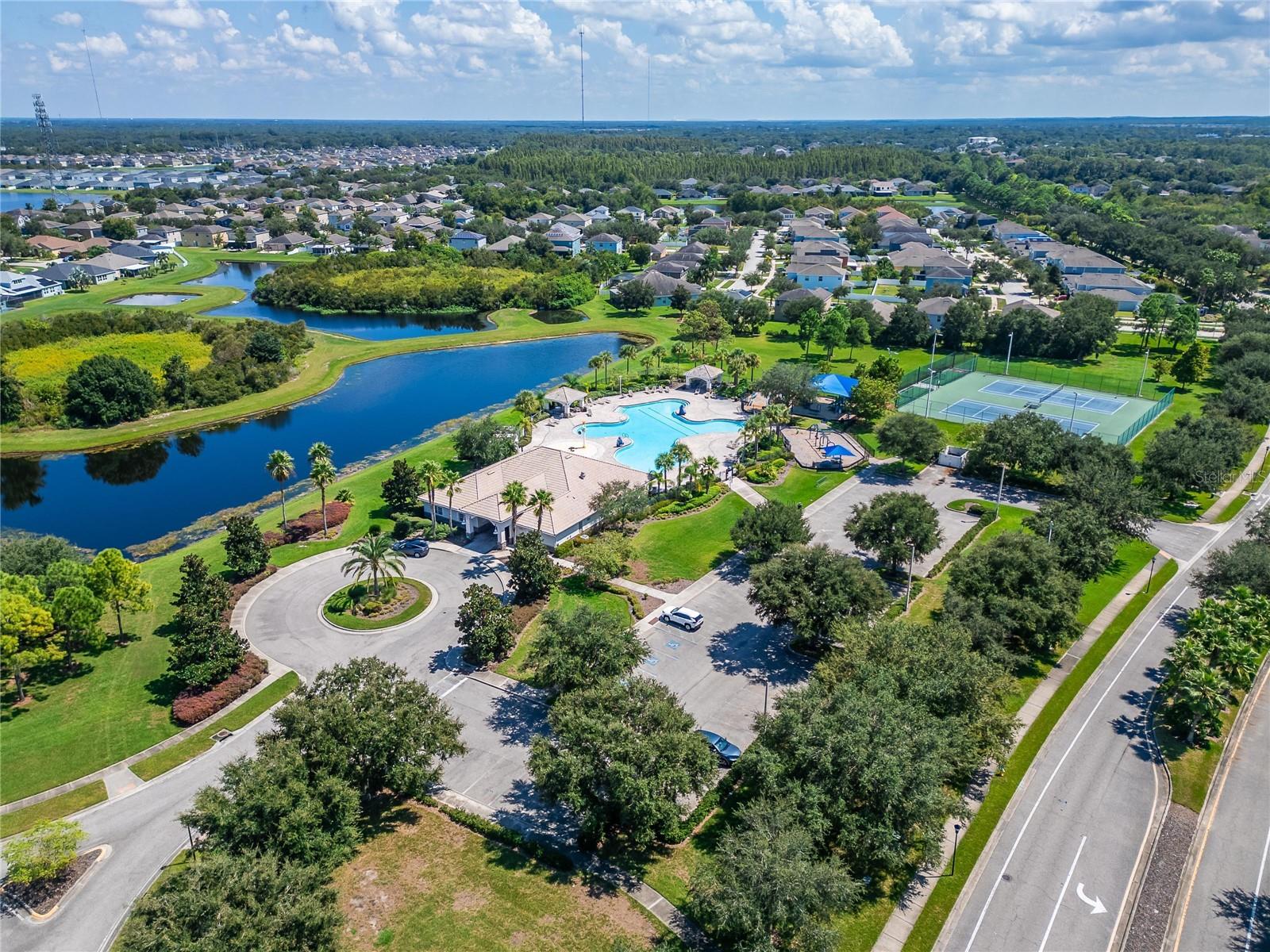 Community amenities include pool, splash pad, park, tennis, batting cage, and basketball courts