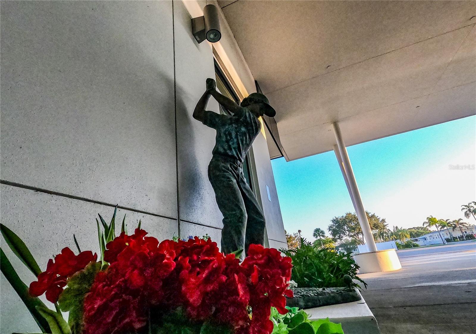 Statue donated to clubhouse by resident