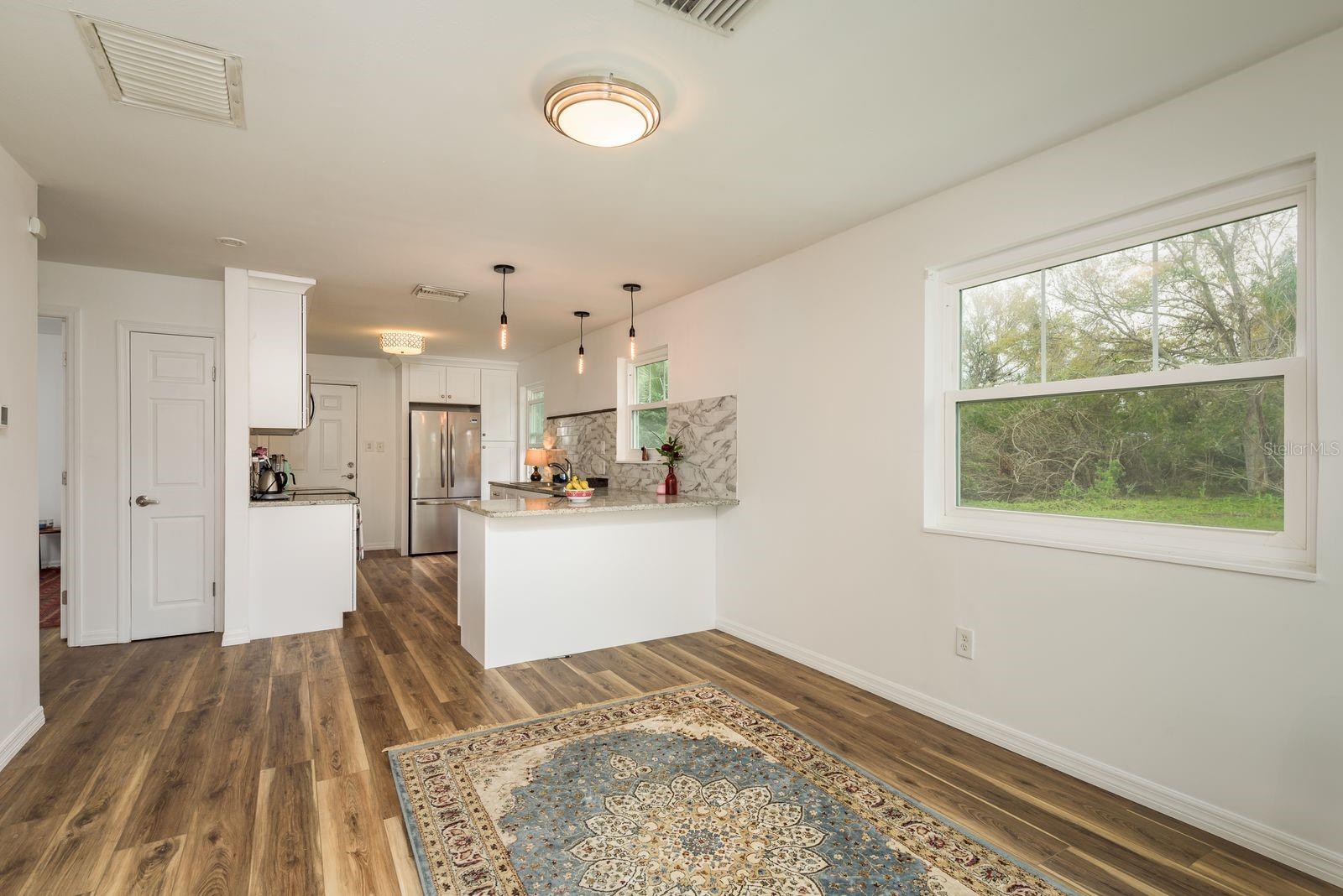 Kitchen Dining Area