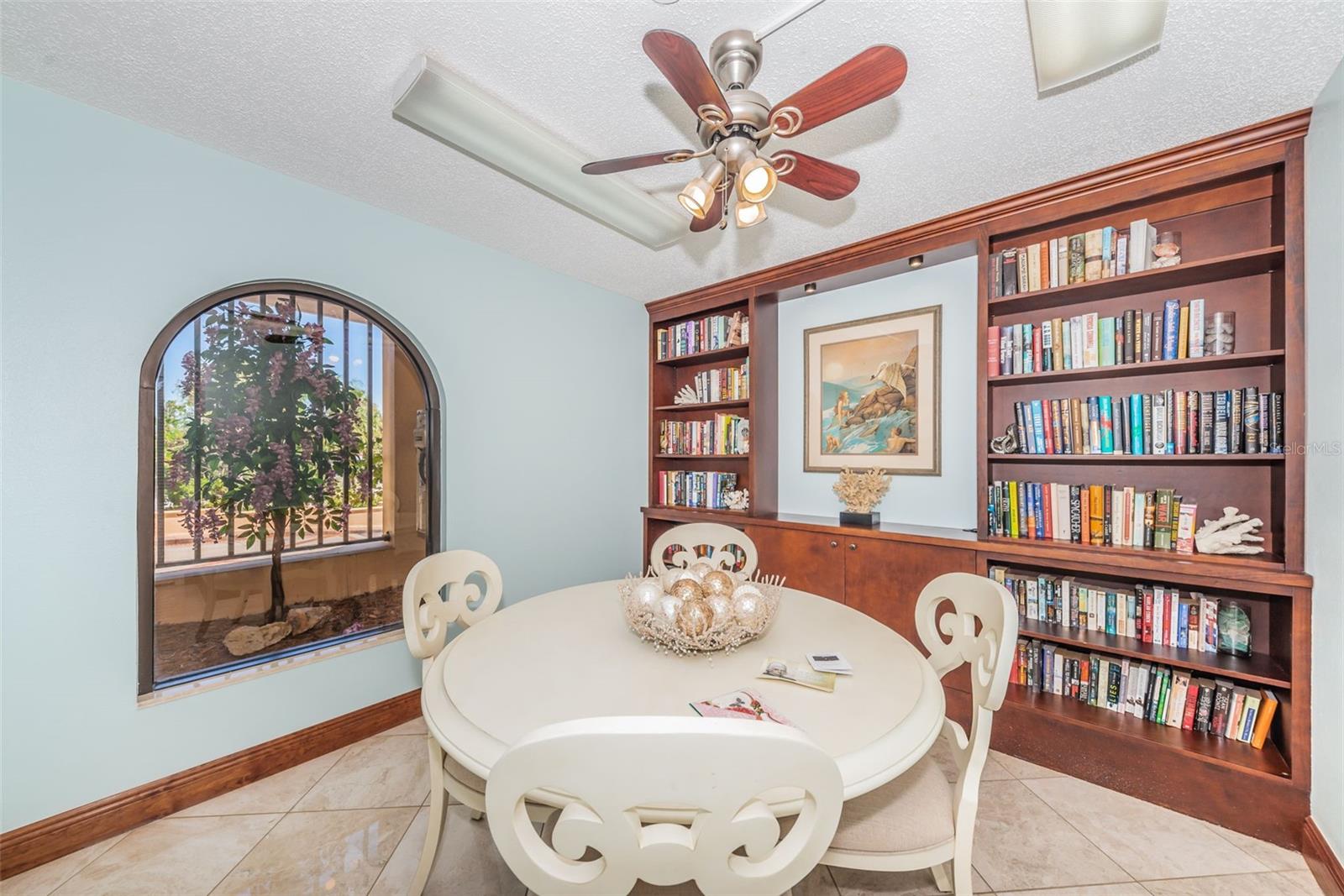 Lending library and quiet room in Building A