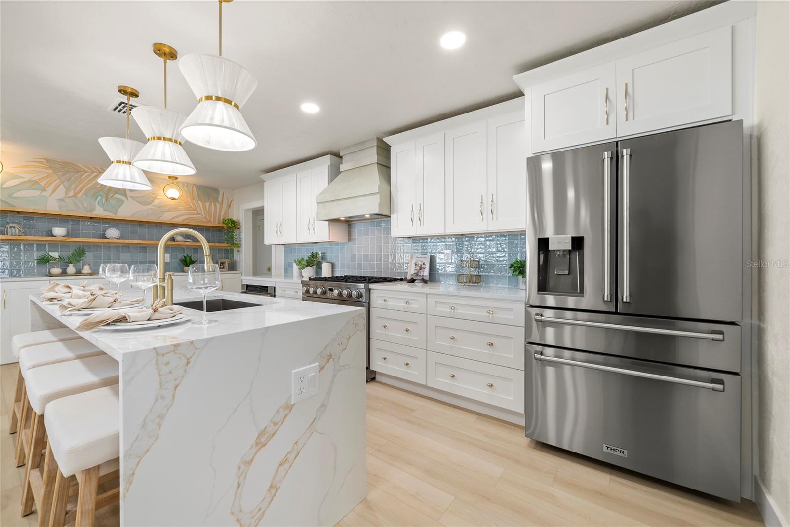 Stunning kitchen design - like a page out of HGTV