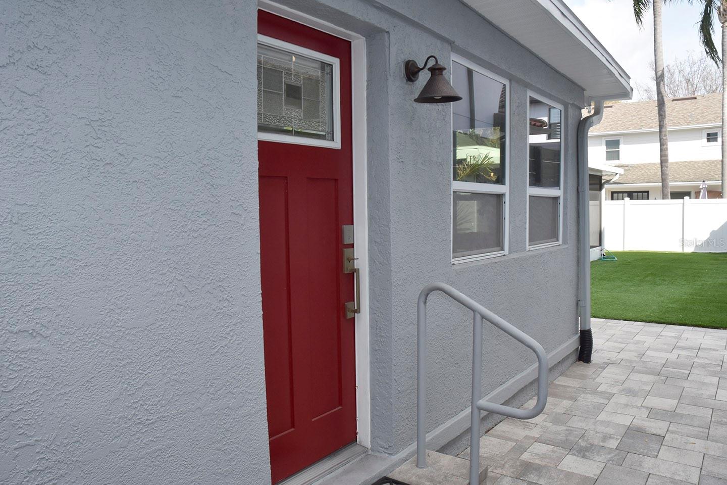 Door from kitchen to backyard