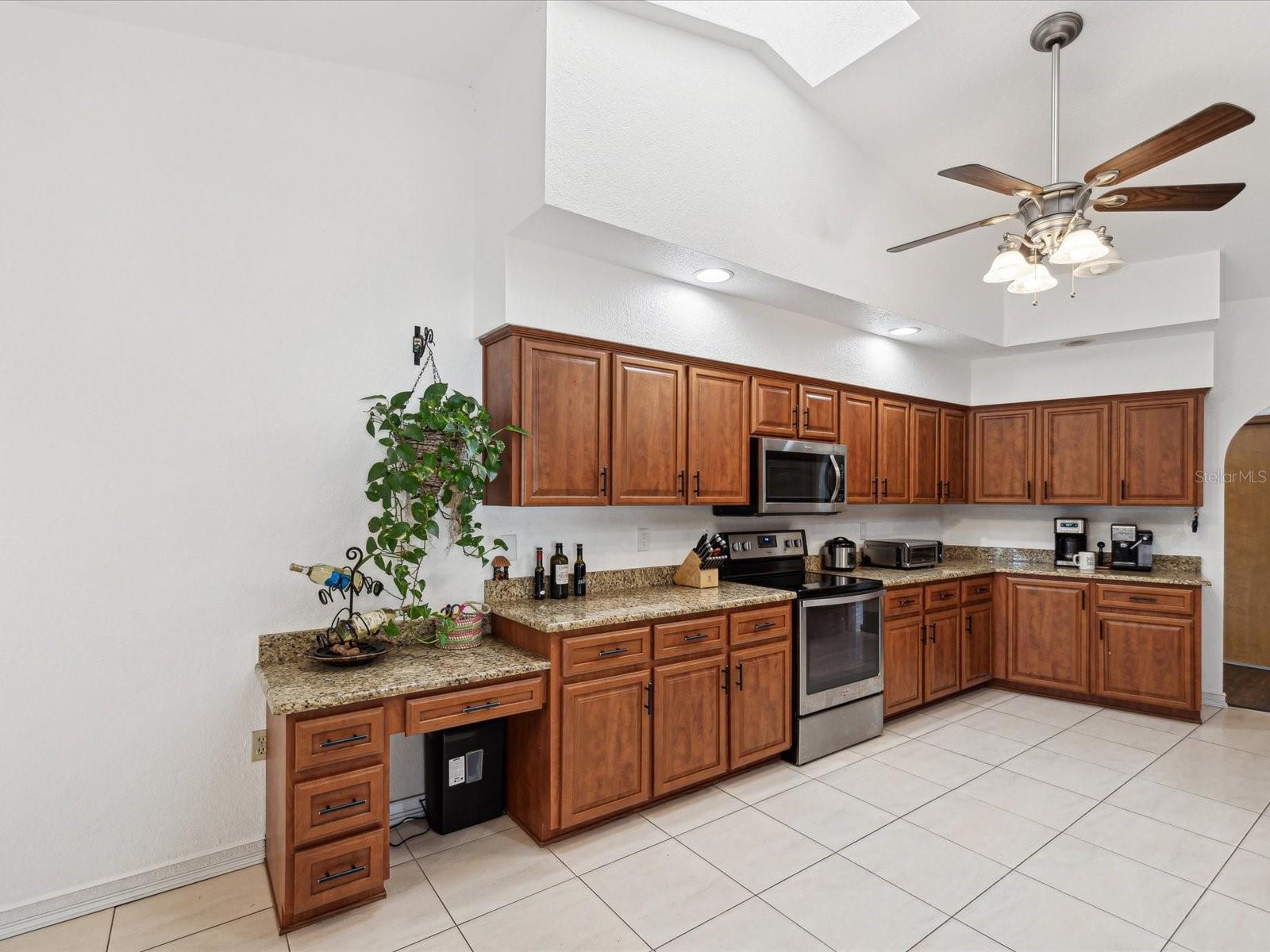 Kitchen w/Lots of Counter Space