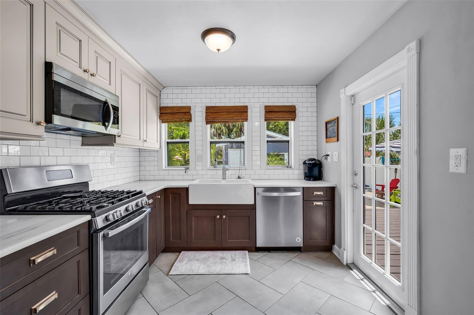 Kitchen with Access to Outdoor Deck/Pool/Backyard