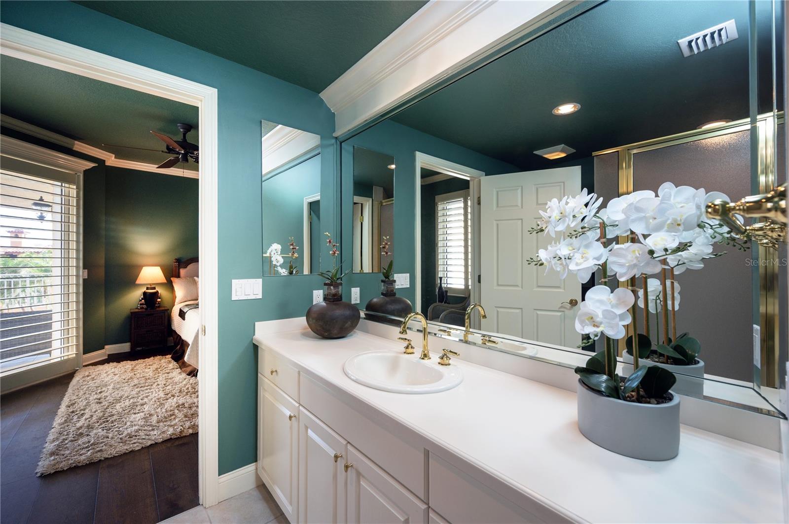 Bathroom # 2 / Jack & Jill ensuite bathroom