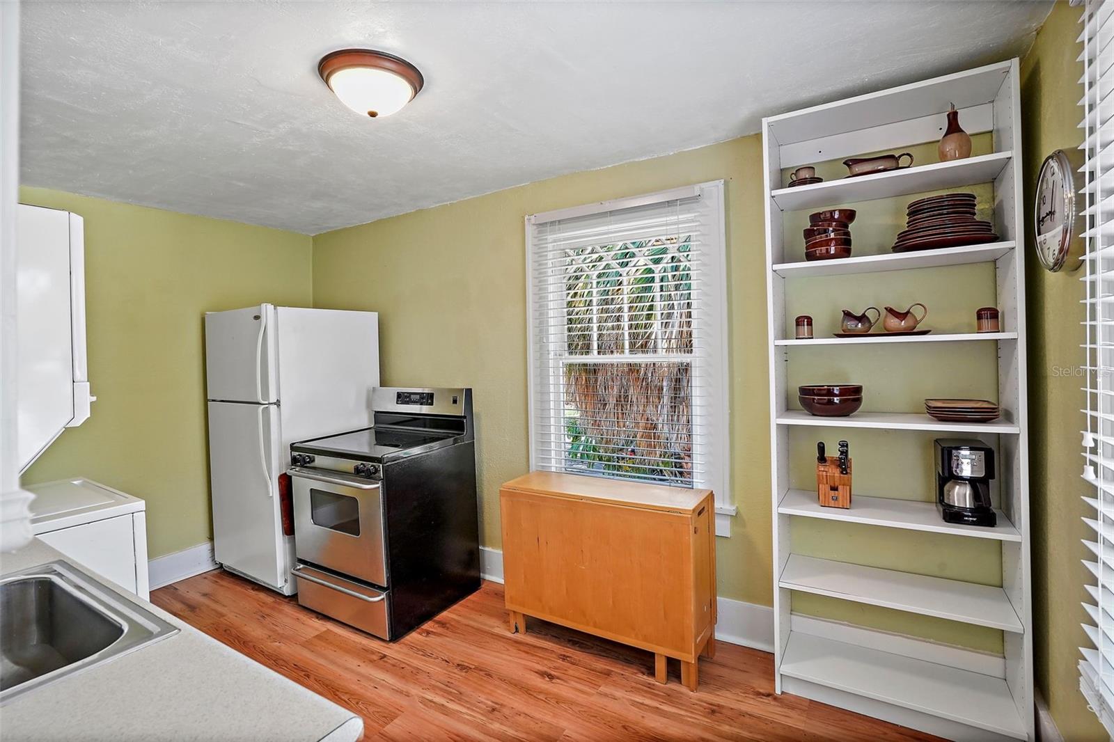 Full kitchen in apartment