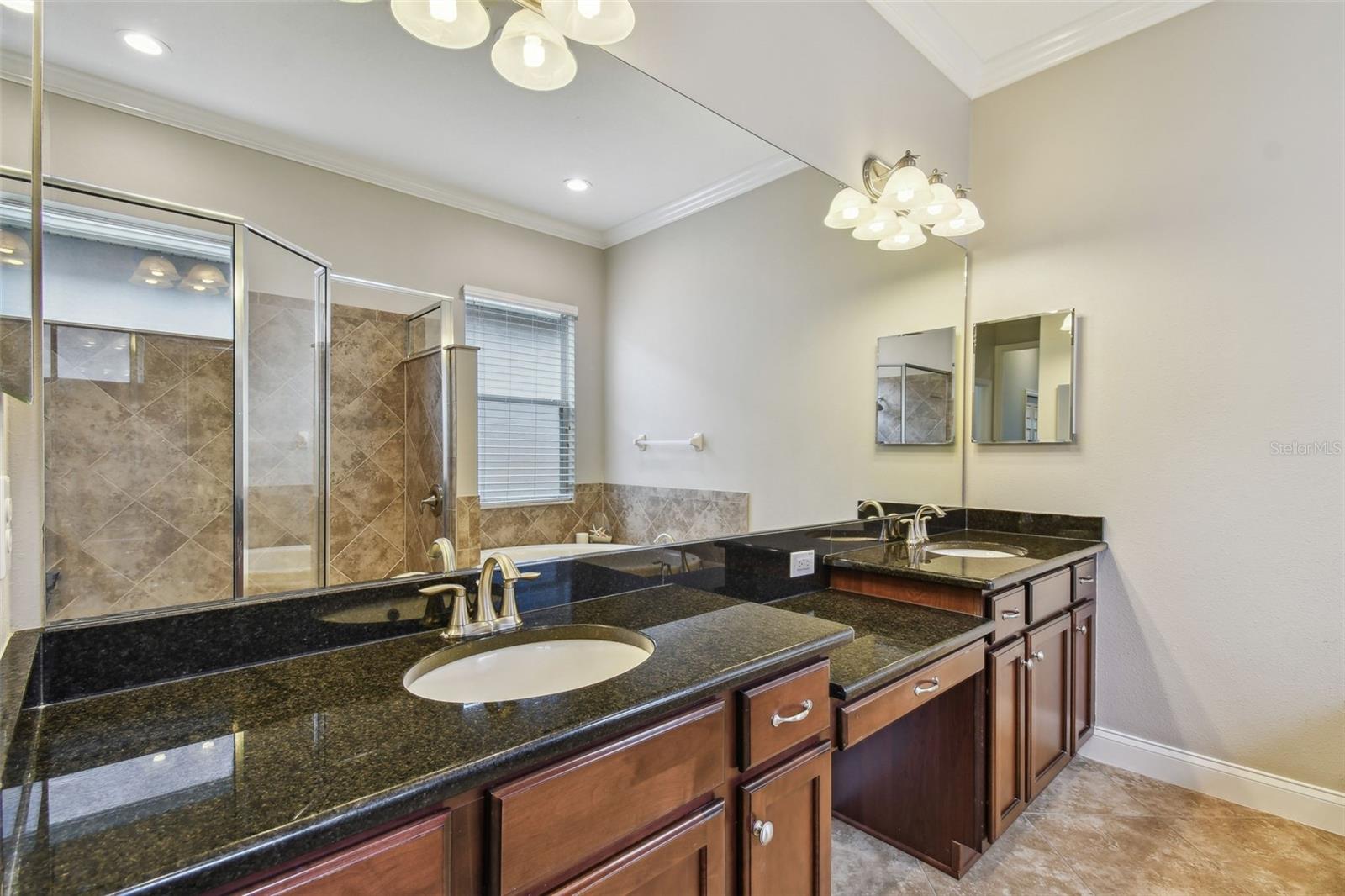 Primary Bathroom w/double vanities and makeup area