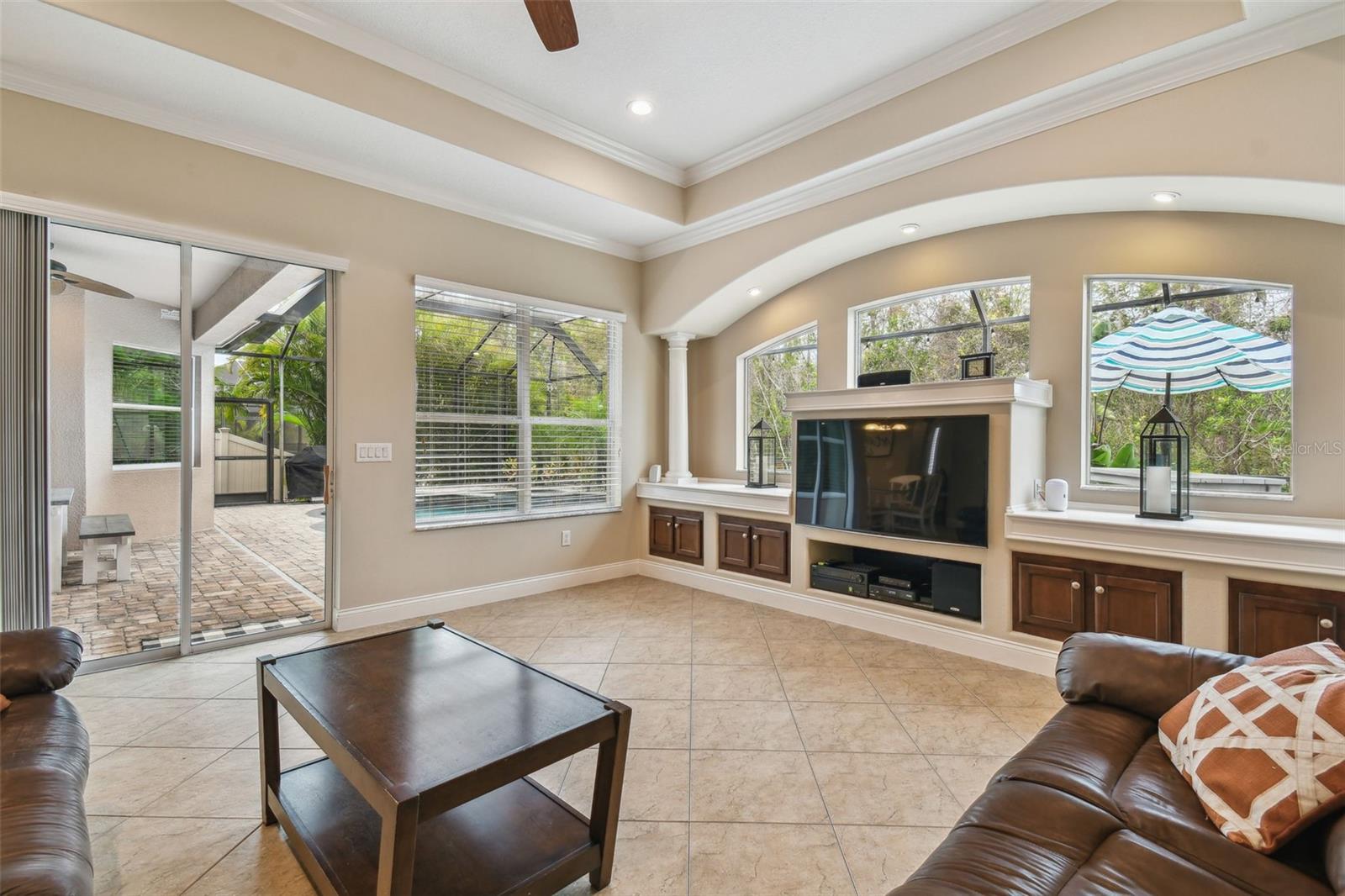 Family Room w/sliding door access to Lanai