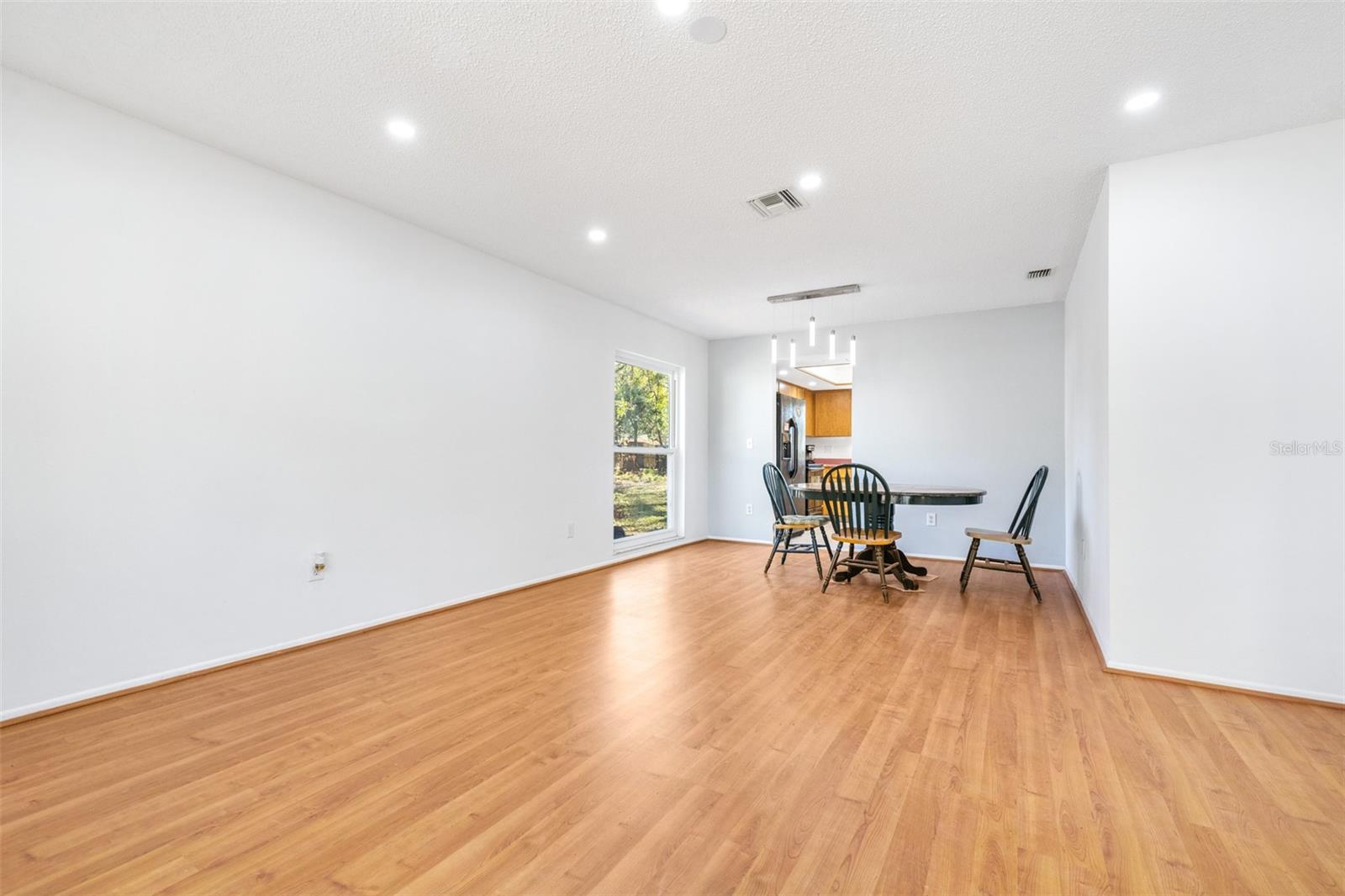 great room/dining room