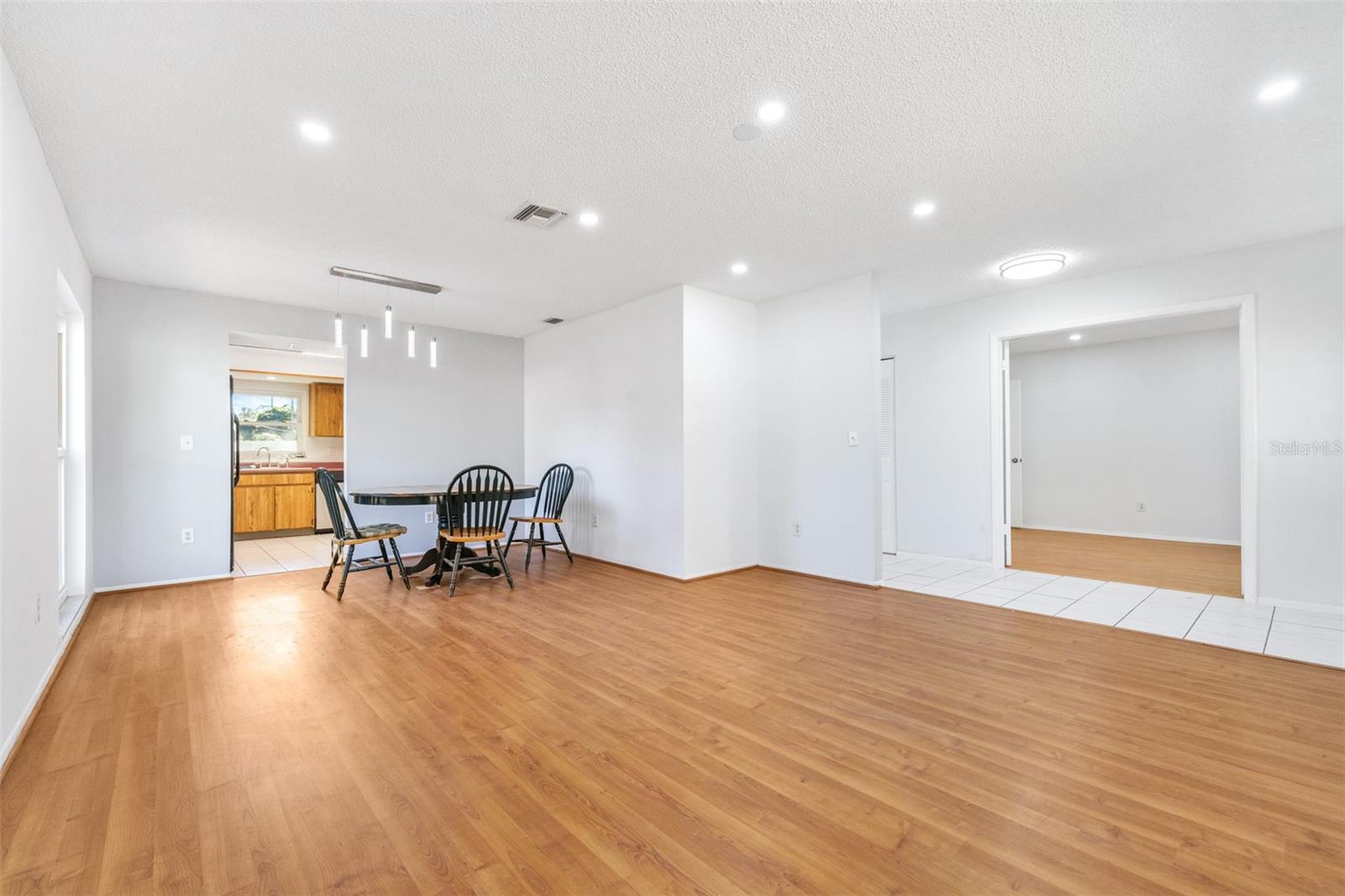 great room/dining room