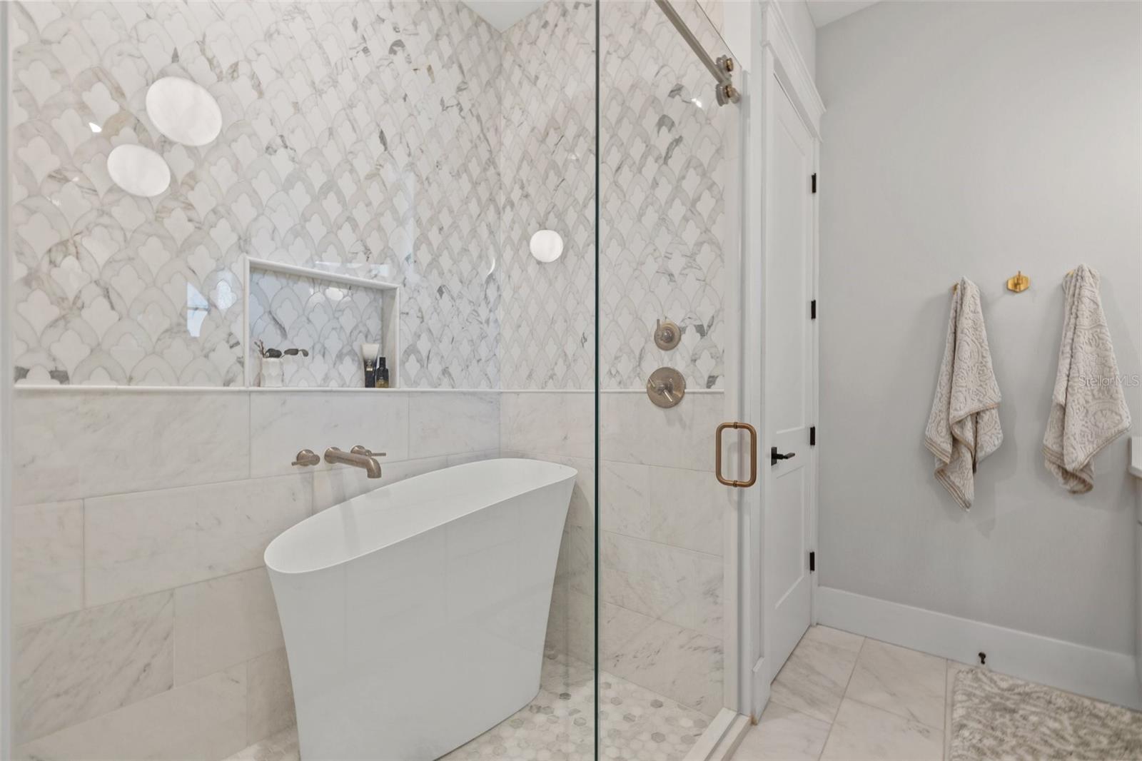 Venato marble wet room