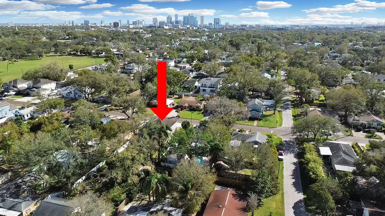 Aerial view showing proximity to downtown Tampa